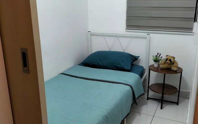 Hani Homestay WiFi Netflix Secure parking KLIA USIM INTI Aeon mall – Guest Rooms – Nilai