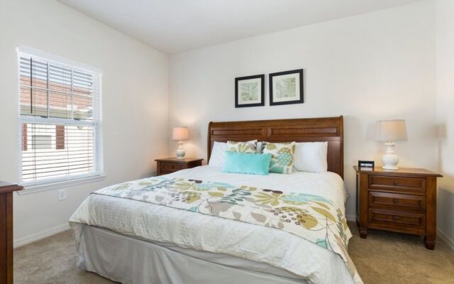 Lucaya Village 3040 #20-105