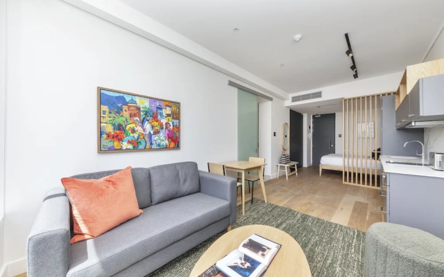 Comfortable Studio With City Views