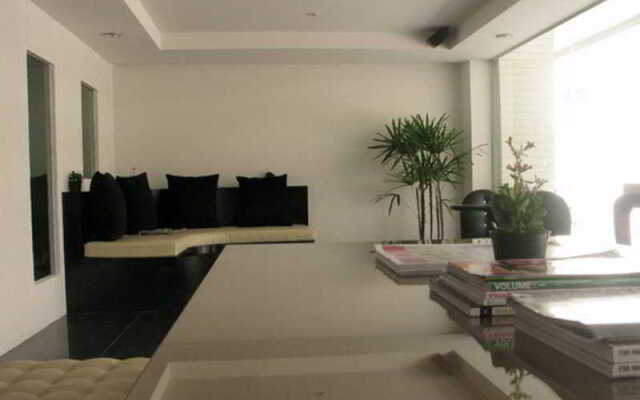Sleep With Me Serviced Apartment