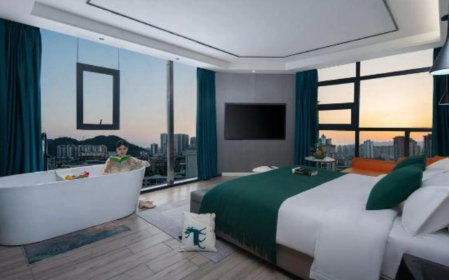 Kaili Shangya International Intelligent Hotel (Grand Cross State People's Hospital)