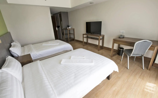 Newtown Plaza Hotel