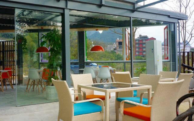 Yangshuo Wada Hostel by Yulong River