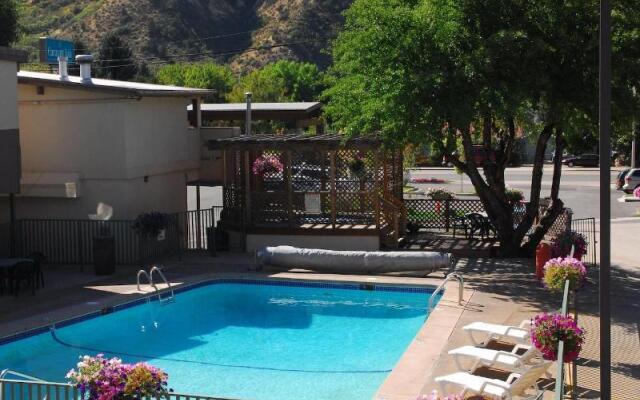 Caravan Inn