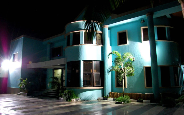 Primal Hotel