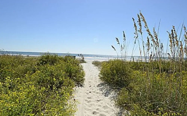 Ocean Gate 2 Br cottage by RedAwning