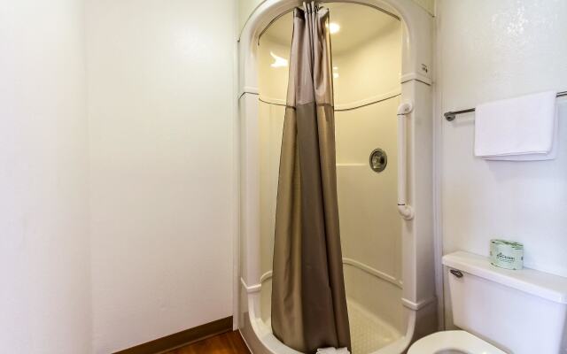Motel 6-Salinas, CA - South - Monterey Area