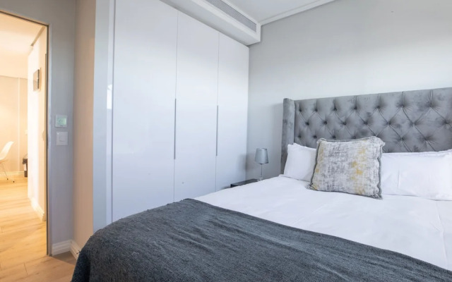 16 On Bree Unit 1713