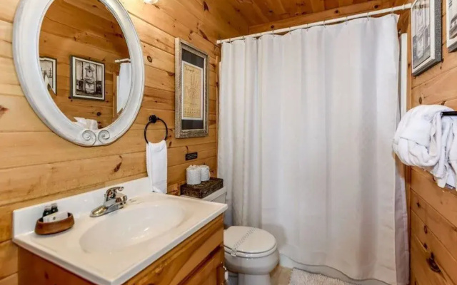 Pauley Robin Cabin