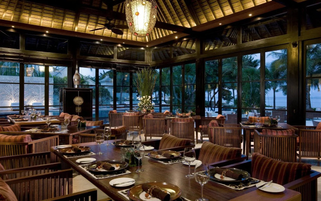 The Royal Santrian Serenity Villas By The Sea