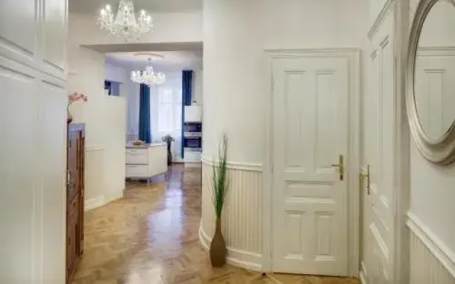 Riverview Old Town Apartment