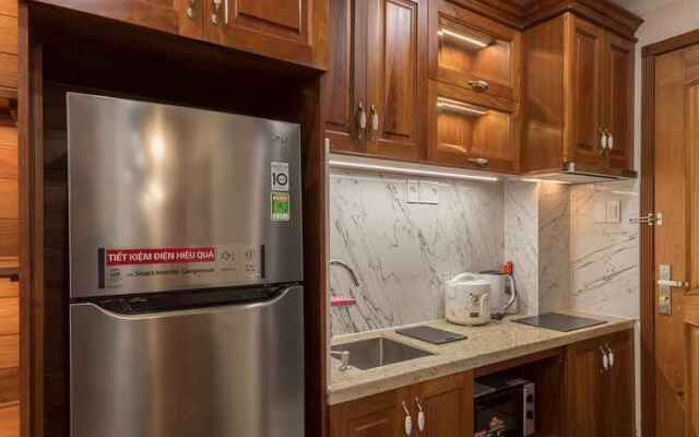 Woody House Boutique