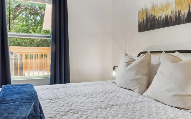 Your Amazing 3br/2ba Downtown Delight!