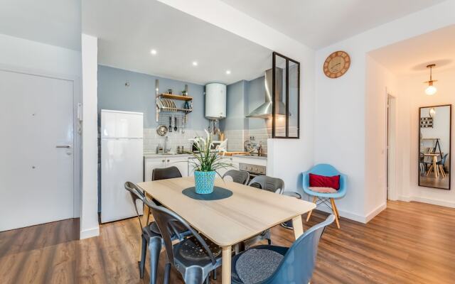 Trendy Central Apt With Small Parking And Terrace