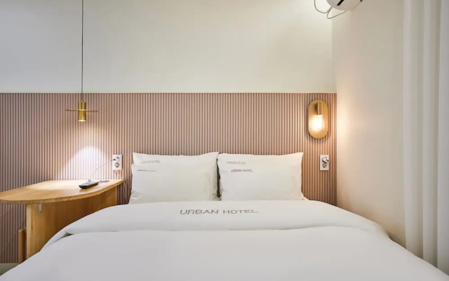 Urban Hotel