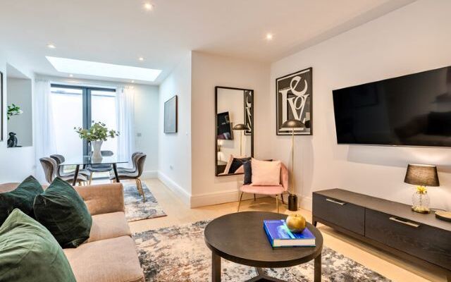 Lincolns Inn Apartments, London