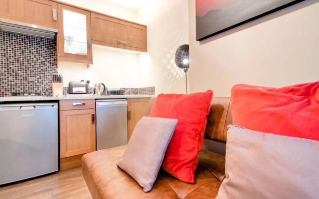SHQ Apartments