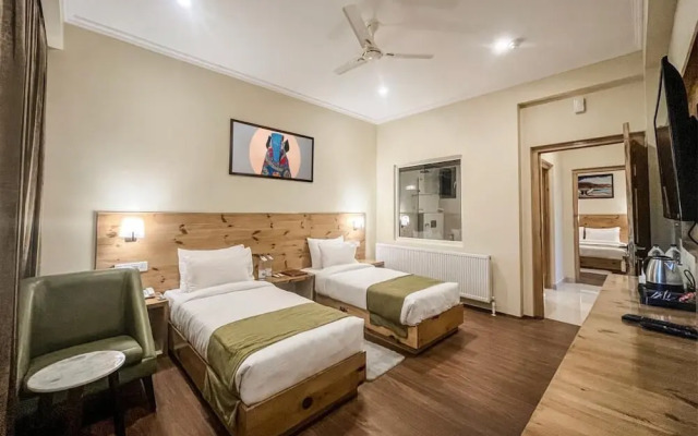 Crown Himalaya Hotel