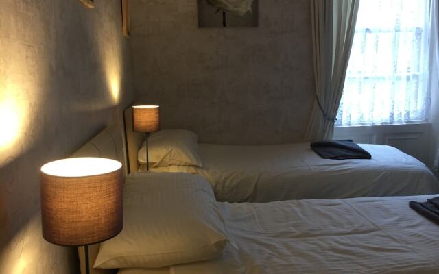 Whitecliff Guesthouse