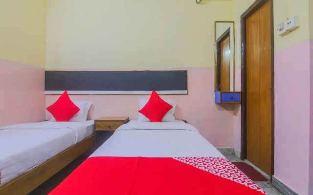 OYO 23373 Hotel Midline