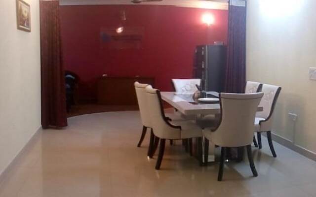 Rishon Suite