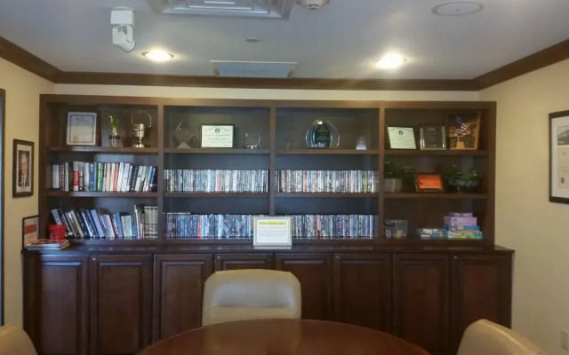 Staybridge Suites Milwaukee Airport South by IHG