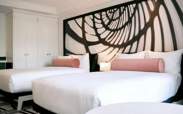 Pullman Cairns International