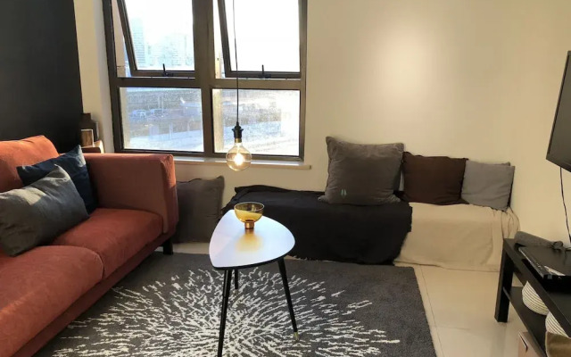 Henry's Apartment- Executive 717