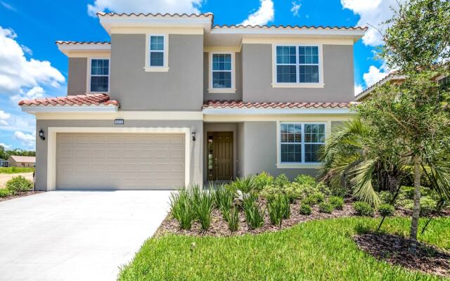 Solterra - 5212 Oakbourne Avenue