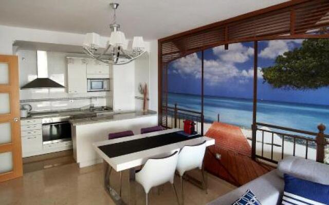 SENATOR APARTMENT by Coral Beach