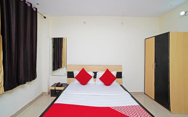 OYO 41348 Hotel Sameer Residency