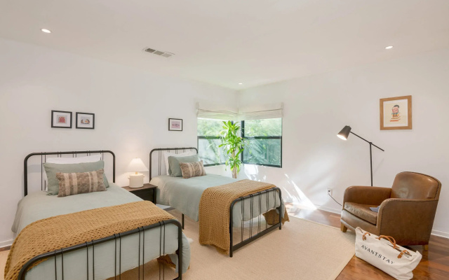 Silver Screen by Avantstay Luxe Backyard Escape