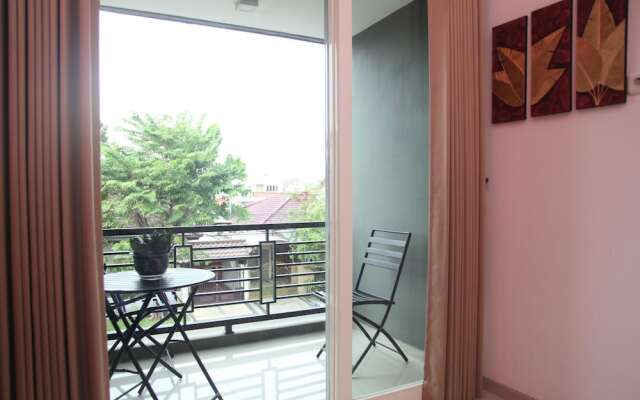 RedDoorz near Plaza Marina 2