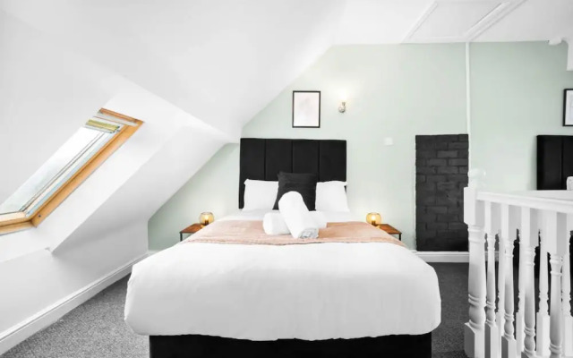 Spacious Home in Harborne