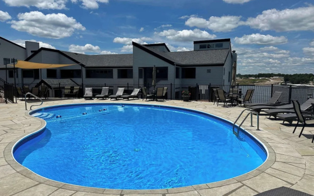 Osage Oasis Unmatched Views, Convenient Location