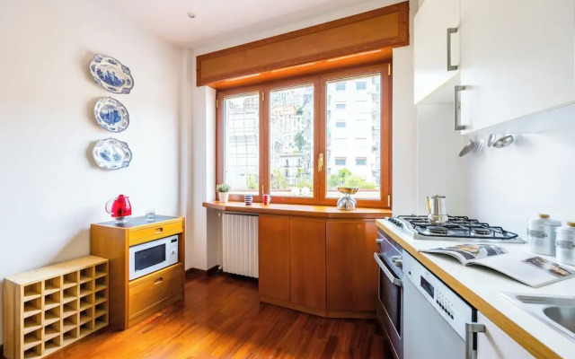 Colonna Classic Style Apartment