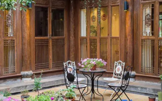 Ruyuan Mansion · Lijiang Naxi Style Garden