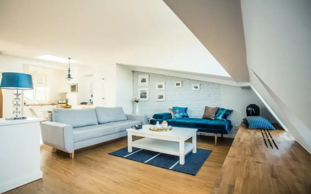 Sky and Sea Apartment by Renters