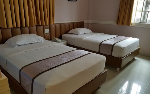 Fortune 1127 Central Hotel