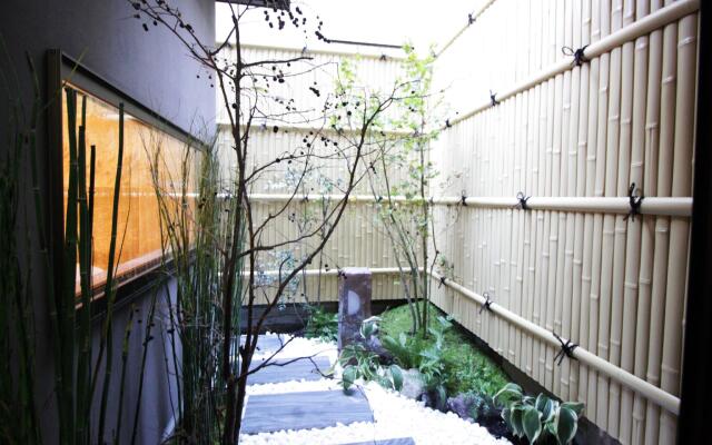 Hosta Nijo Sen
