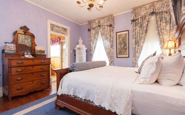 Historic Sevilla House Bed And Breakfast