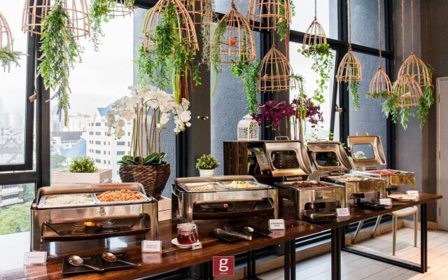 Expressionz Klcc by Mana Mana