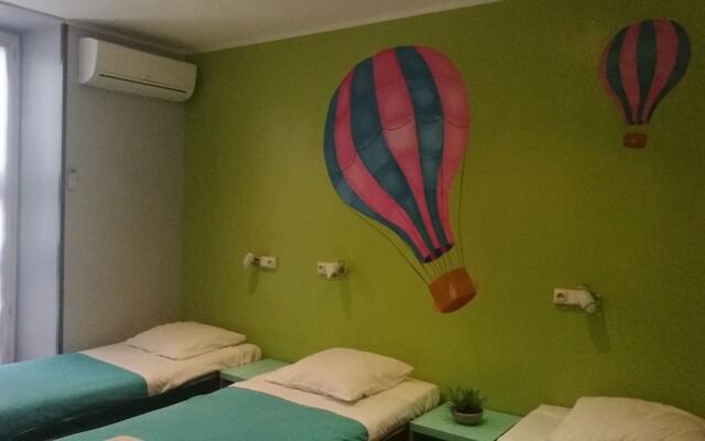 Hostel Meyerbeer Beach