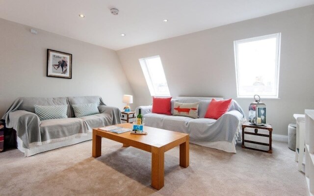 The Stephendale Road Townhouse - SL