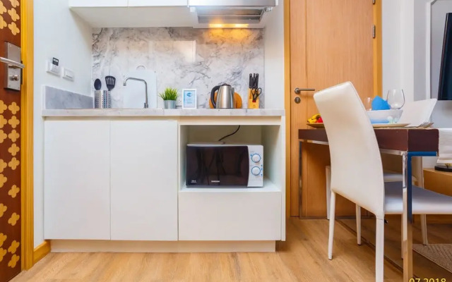 Aristo 2 Beach Front - by Holy Cow 319