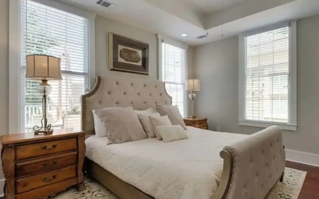 Beautifully Renovated 5 bedroom 5 bath