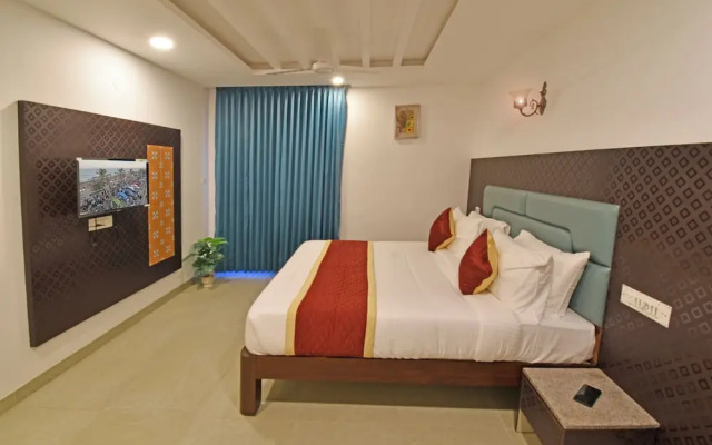 A K G Hotel
