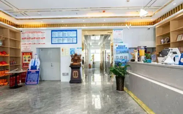 Golden Sunshine Hotel (Kuqa No.2 Middle School)