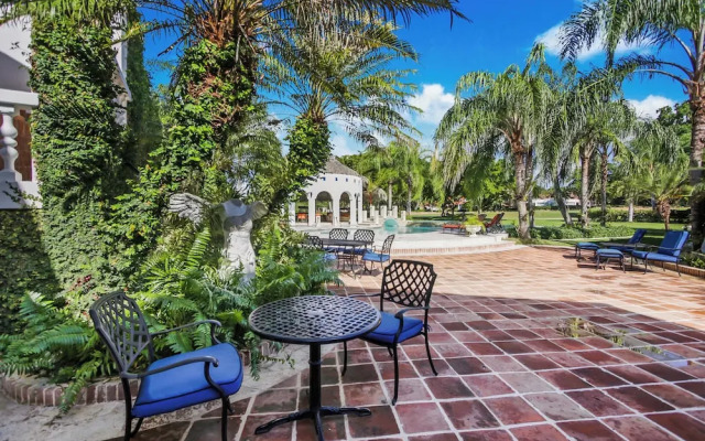 5-star villa for rent in Moroccan-style