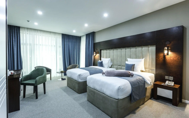 Parallel Hotel